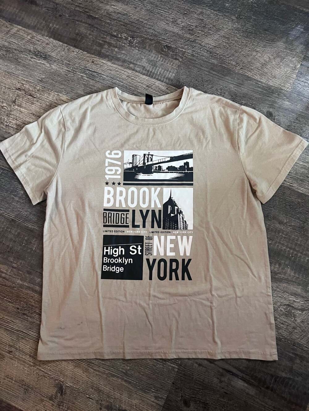 Romwe Brooklyn 1976 New York Graphic T-Shirt Size L Tan